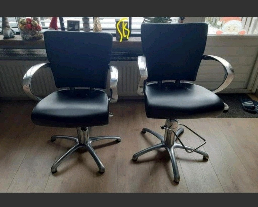 2 kappersstoelen merk Pietranera / kapper / stoelen/ salon, Ophalen