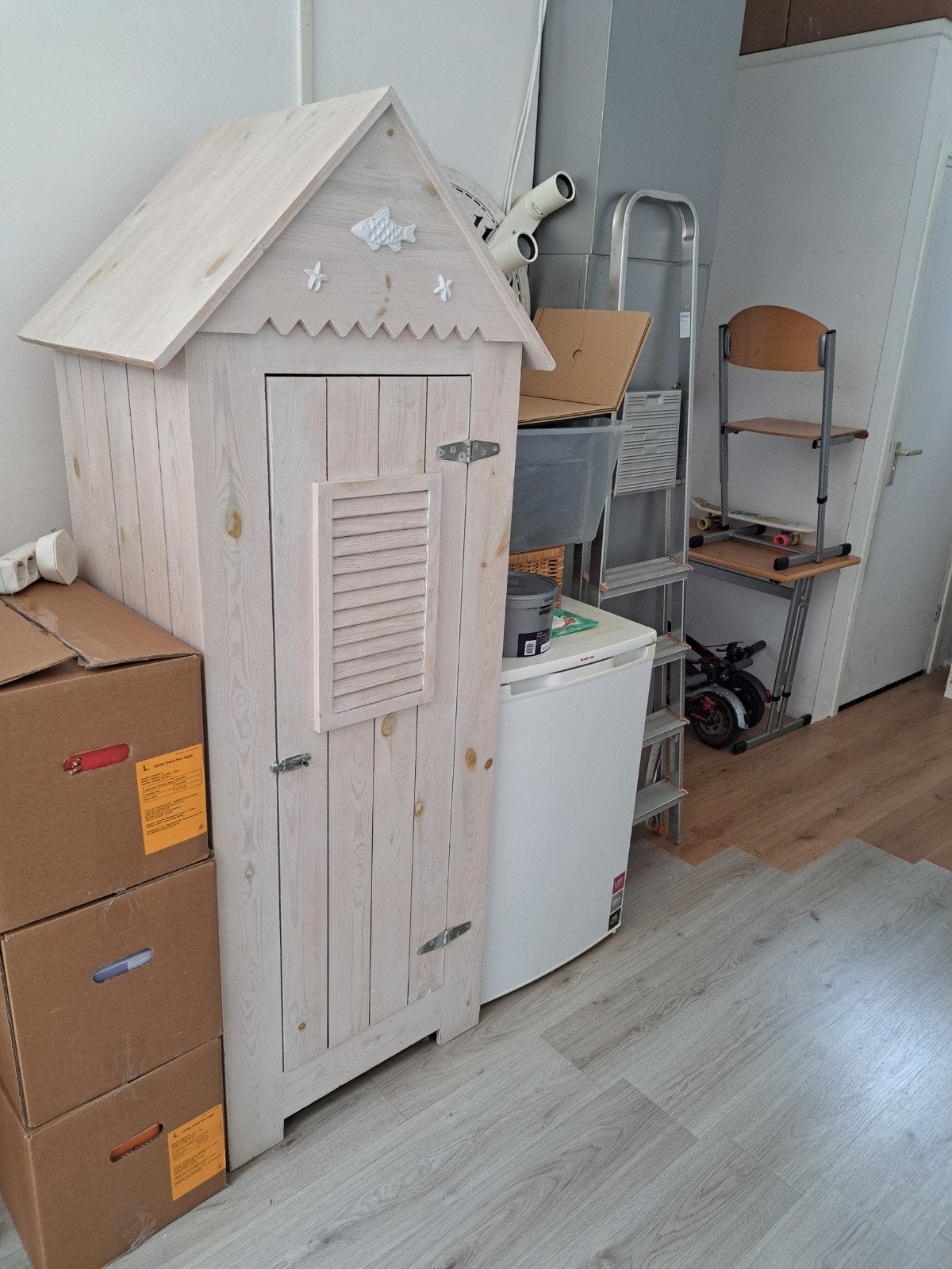 Leuk kinder kastje in strandhuis stijl, Gebruikt, 105 cm of meer, Ophalen of Verzenden, Minder dan 50 cm