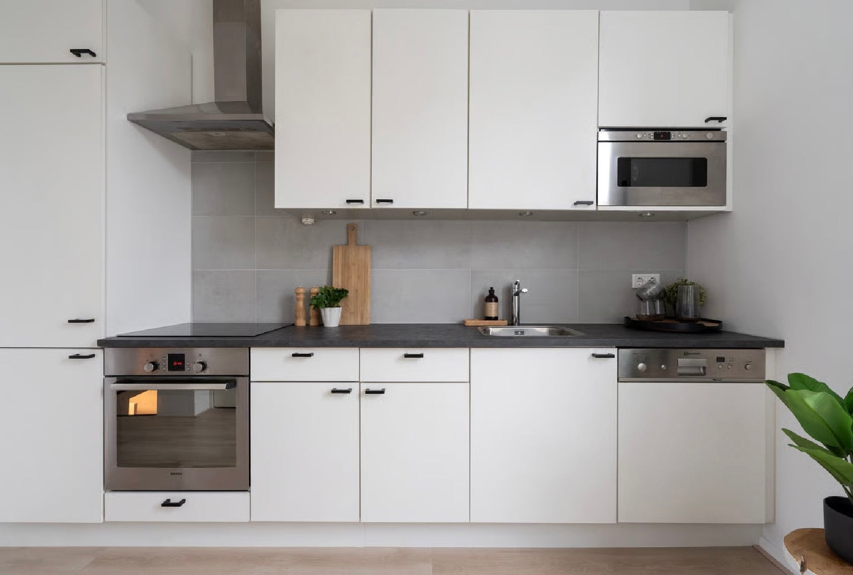 Keuken met inbouwapparatuur, Ophalen, Wit, Enkelwandige keuken, Zo goed als nieuw
