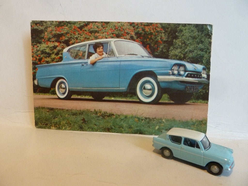 FORD ANGLIA (grote) ansichtkaart & modelauto (5 cm.), Ophalen of Verzenden, 1960 tot 1980, Ongelopen, Zuid-Holland