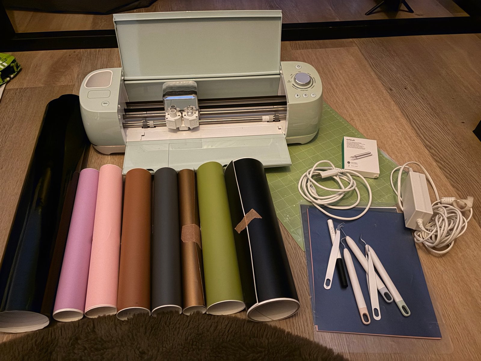 Cricut Explore Air 2 met vinyl en alle toebehoren, Hobby en Vrije tijd, Meerkleurig, Ophalen of Verzenden, Zo goed als nieuw, Kunststof