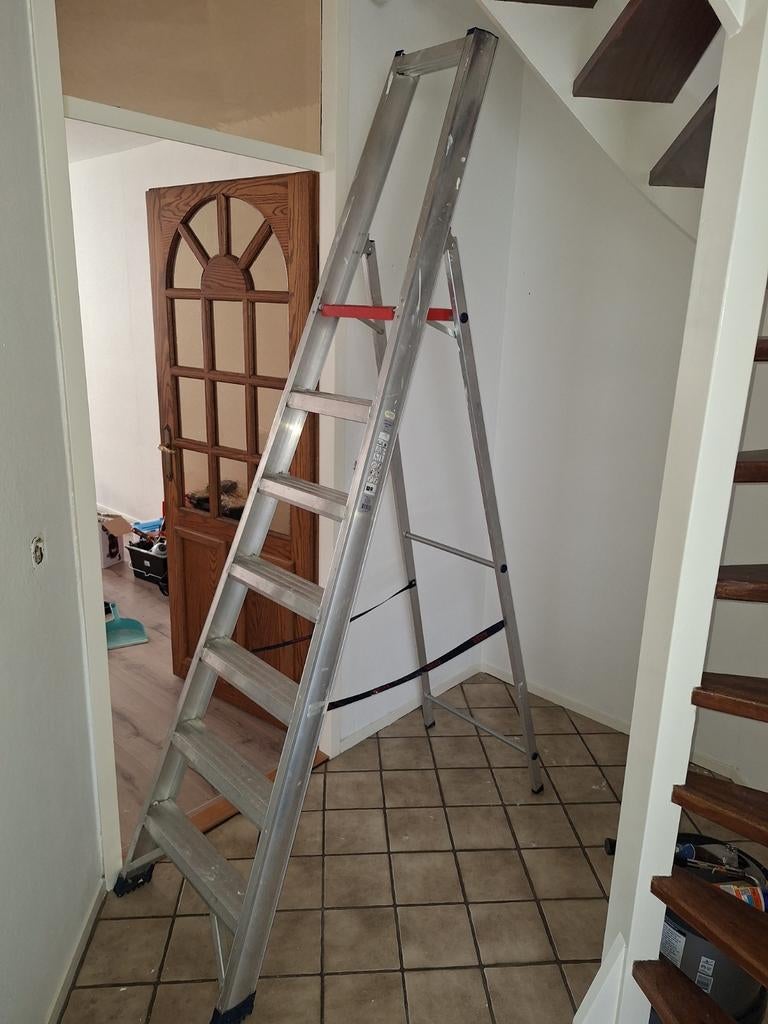 Altrex Castor 7 Treden Robuuste Aluminium Trap - 150 kg, Doe-het-zelf en Verbouw, Ladders en Trappen, Ophalen of Verzenden, Zo goed als nieuw
