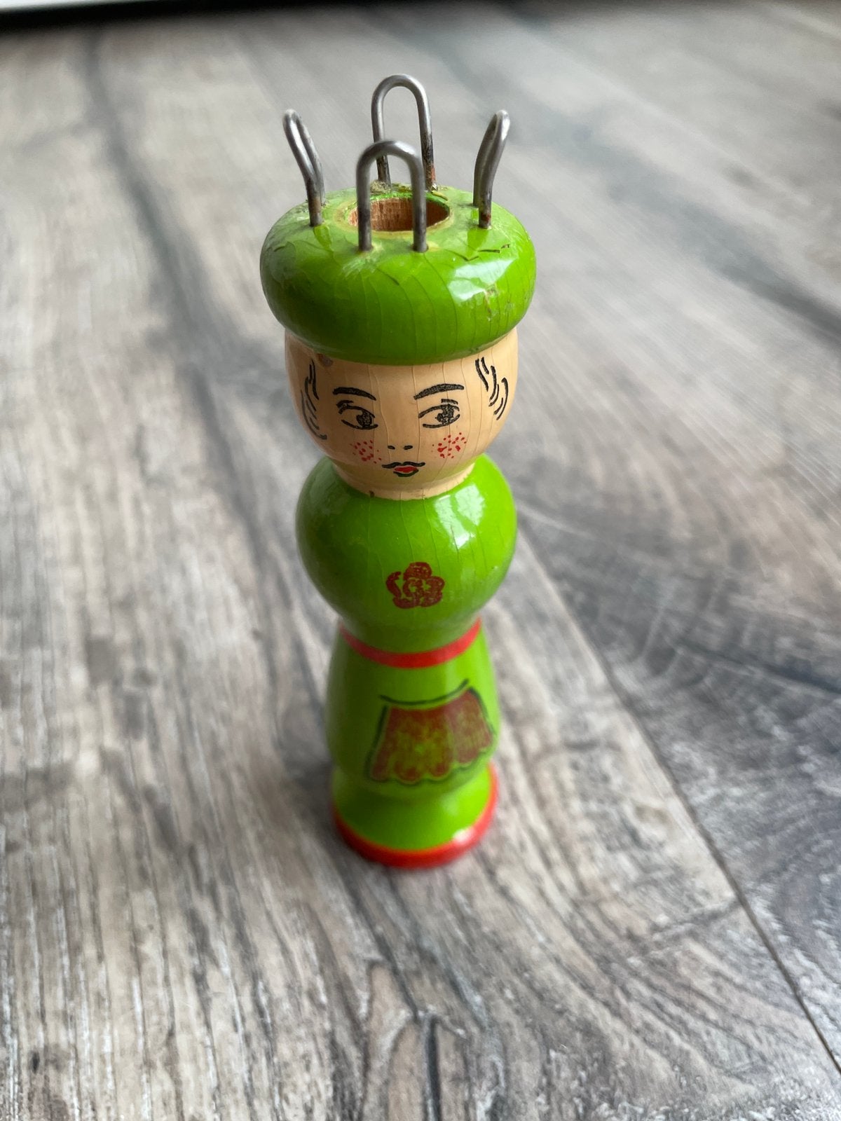 Houten punnikpopje voor de verzamelaar, Ophalen, Zo goed als nieuw
