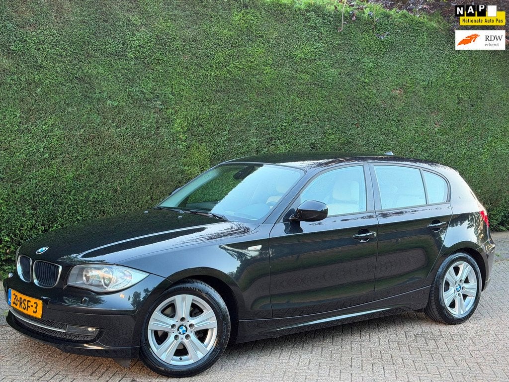 BMW 1-serie 116i EffDyn. AIRCO/CRUISE/LEER/XENON/PDC/NAVI!, 1-Serie, Euro 5, Achterwielaandrijving, 4 cilinders