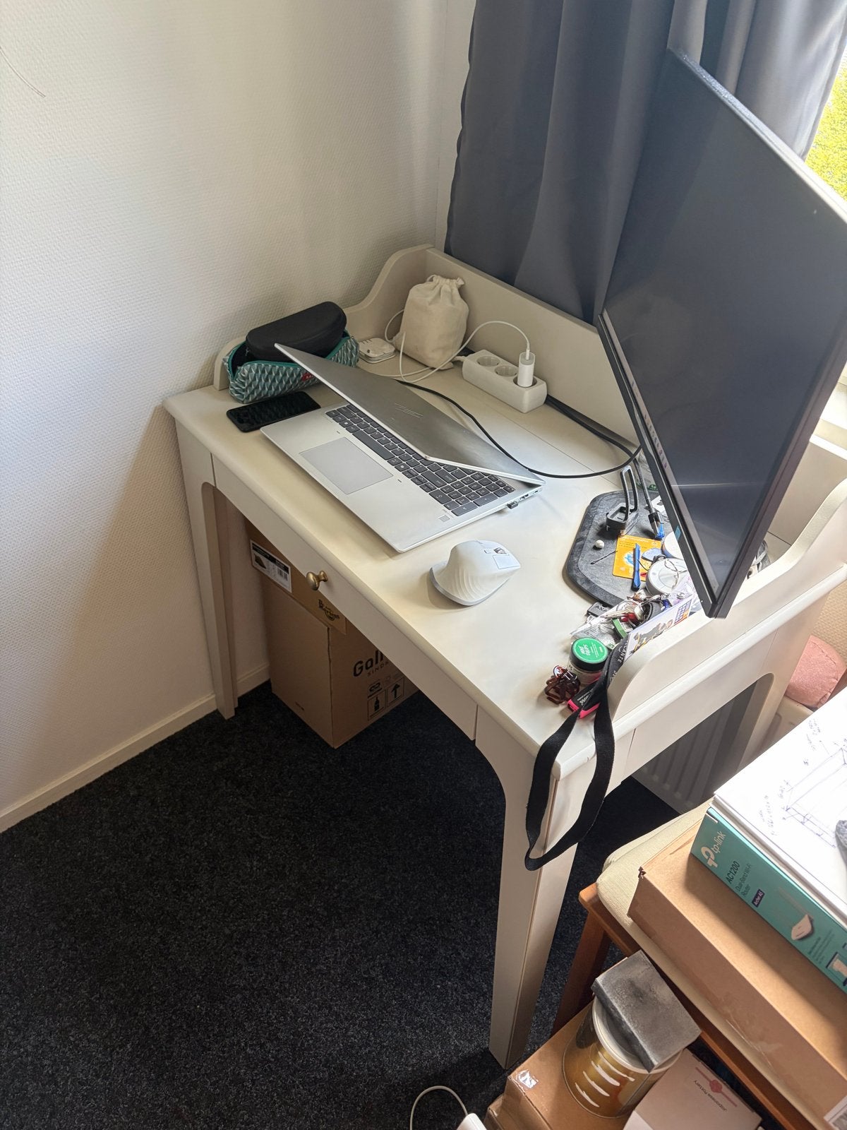 IKEA Lommarp bureau - Gebruikt met lichte schade, Huis en Inrichting, Ophalen, Overige typen, Gebruikt, IKEA
