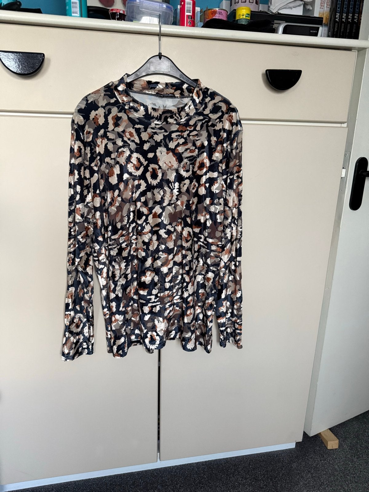 Norah Blouse met Luipaardprint - Maat 48, Maat 46/48 (XL) of groter, Zo goed als nieuw, Lange mouw, Meerkleurig