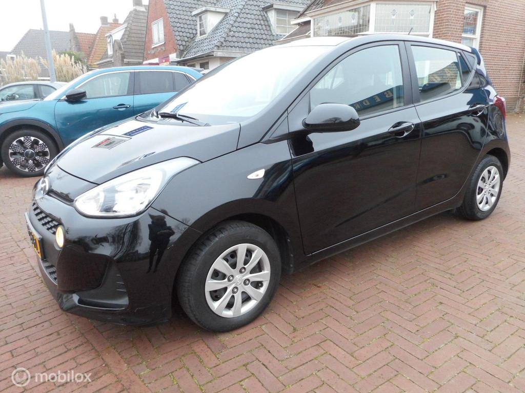Hyundai i10 1.0i Comfort 5p. TREKHAAK, Auto's, Hyundai, Voorwielaandrijving, Gebruikt, Zwart, Origineel Nederlands