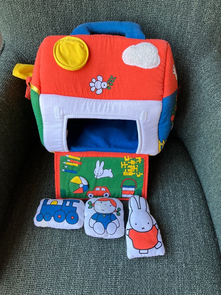 Educatief en creatief stoffen huisje met Nijntje, Kinderen en Baby's, Ophalen of Verzenden, Gebruikt, Knutselen