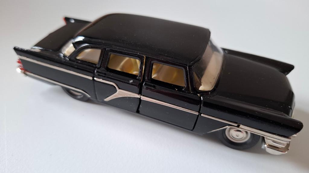 GAZ-13 Chaika modelauto - Made in USSR - Zeldzaam, Ophalen of Verzenden, Auto