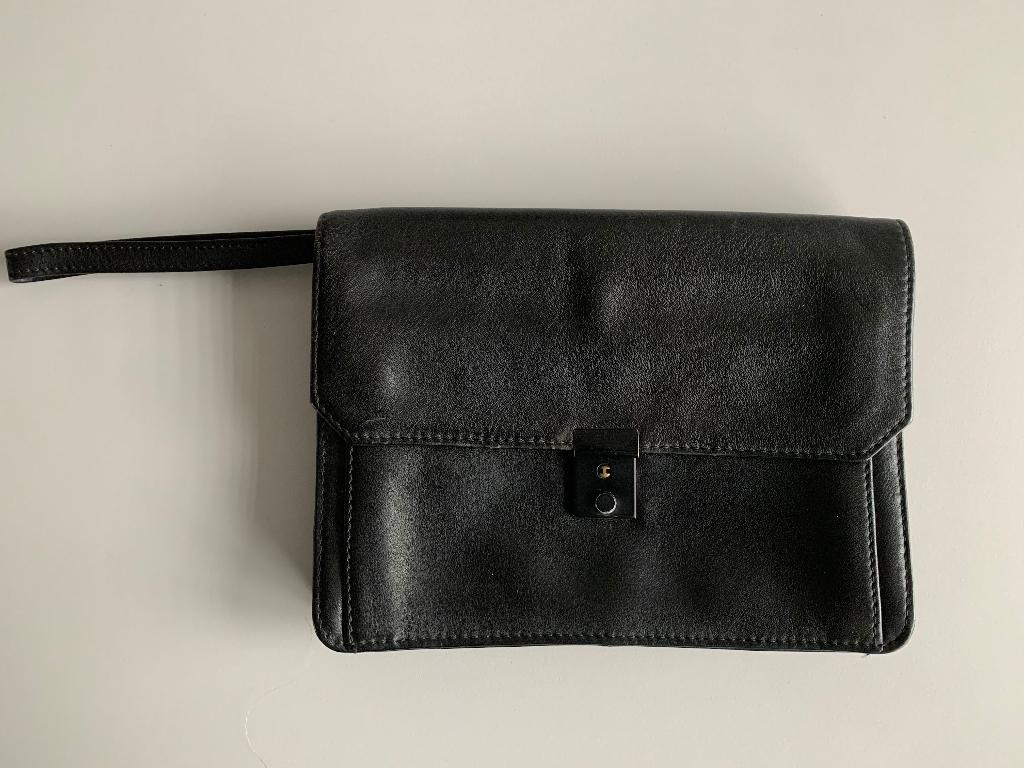 Heren polstasje van zwart leder., 40 tot 60 cm, 30 cm of meer, Zwart, Minder dan 35 cm