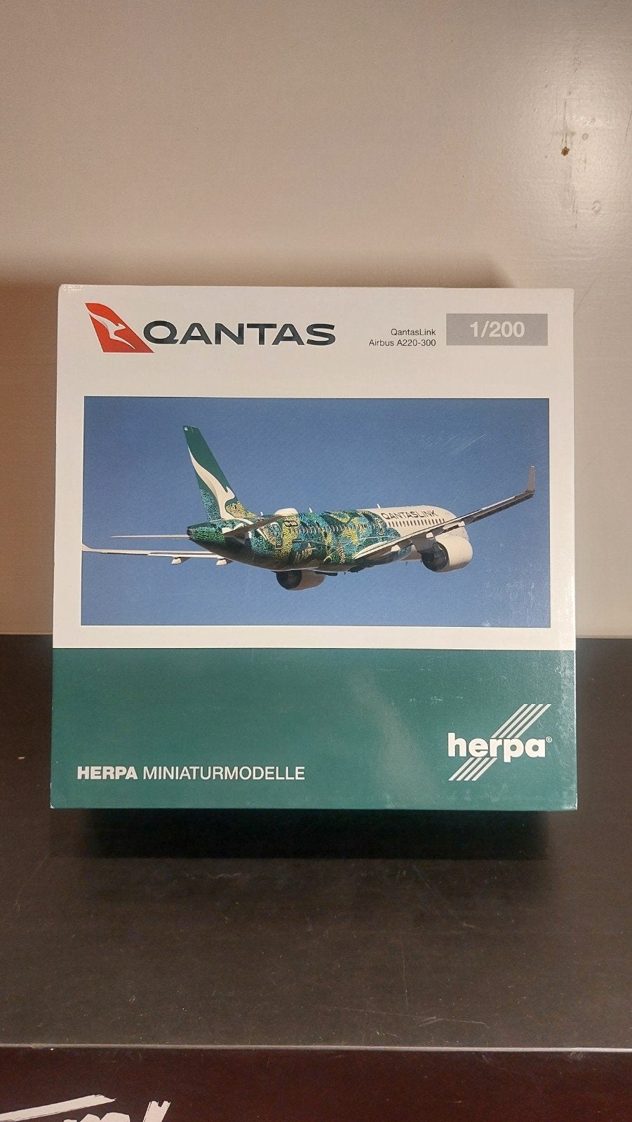 Herpa Quantas link A220-300 (diecast), Ophalen of Verzenden, Nieuw, Schaalmodel