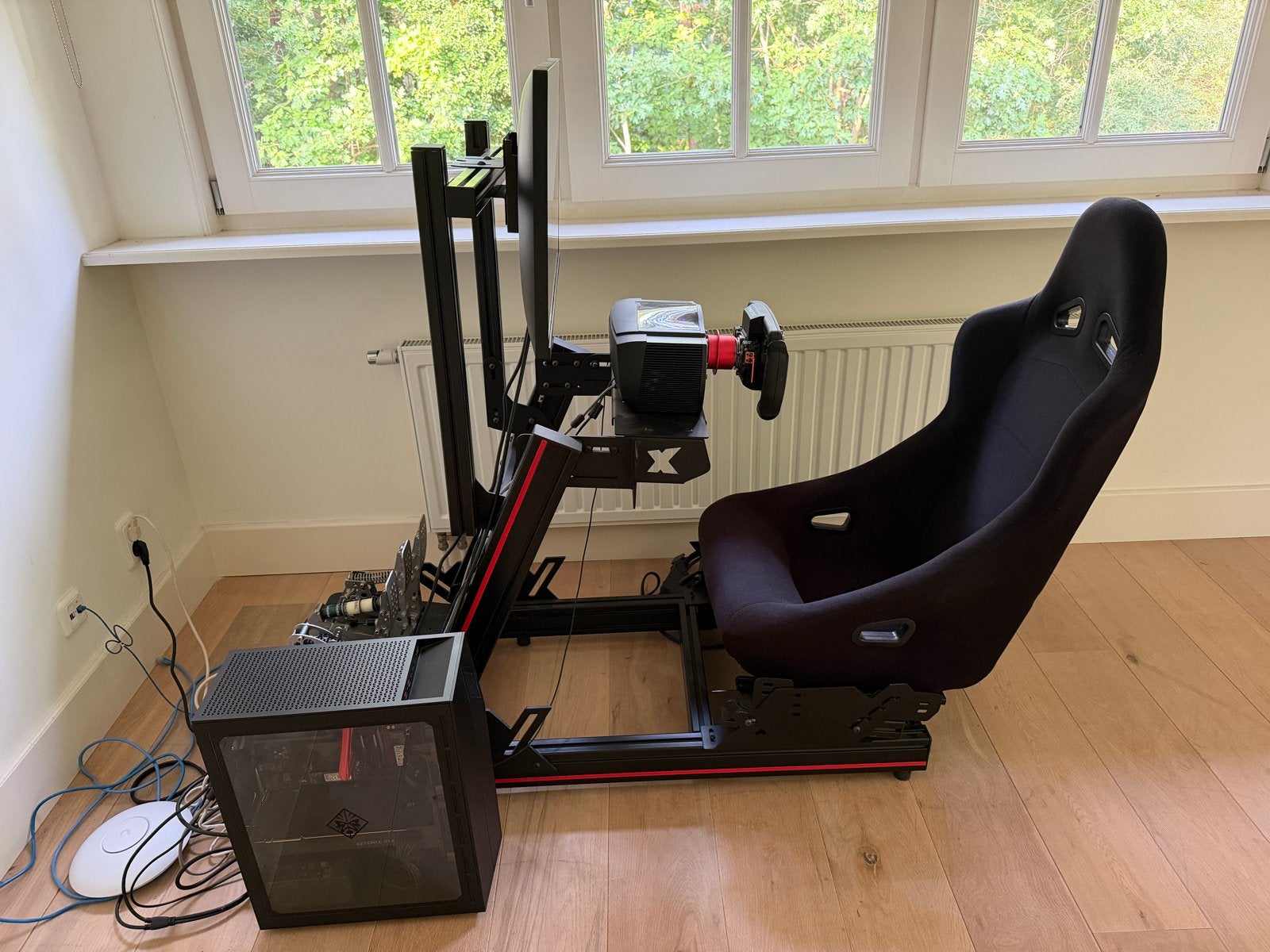 Foto 2 van Complete Sim Racing Setup: HP Omen, Fanatec, Heusinkveld, VR