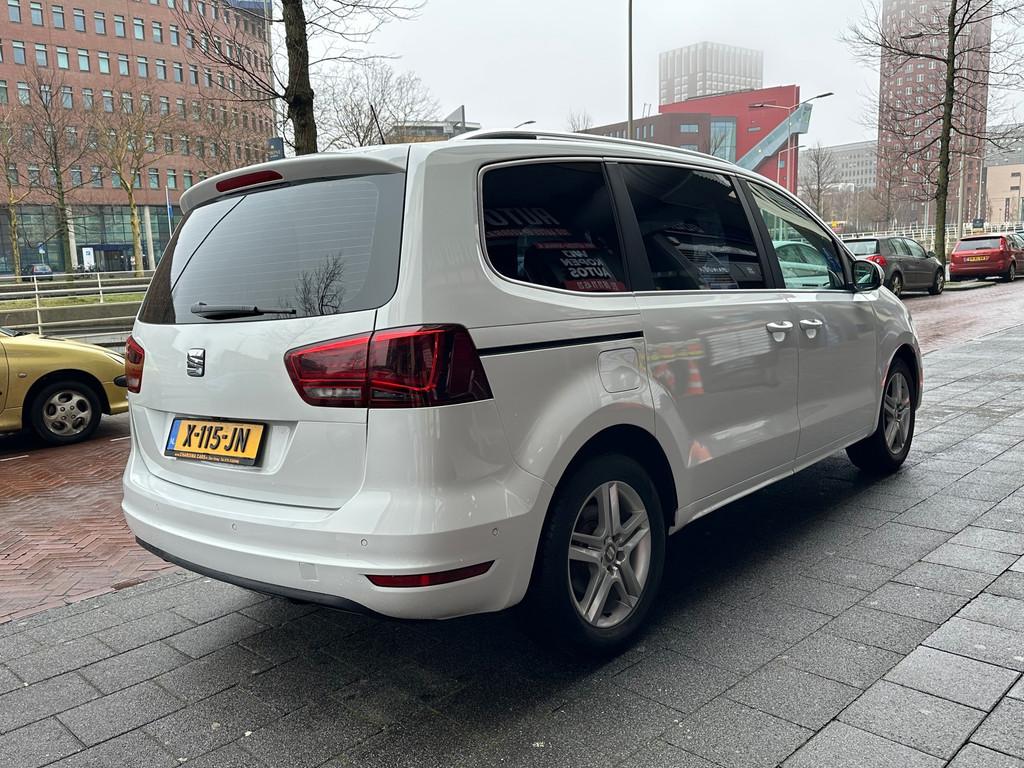 Seat Alhambra 1.4 TSI Style Aut Navi Camera 7 Persoons, Auto's, Euro 6, 4 cilinders, 150 pk, 7 stoelen