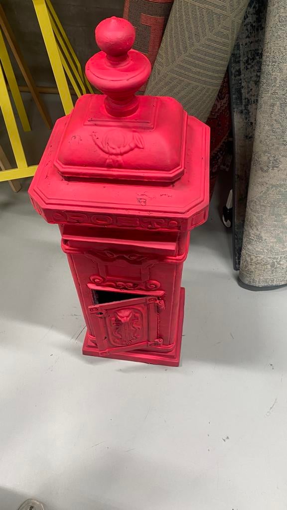Roze brievenbus metaal, Ophalen, Gebruikt