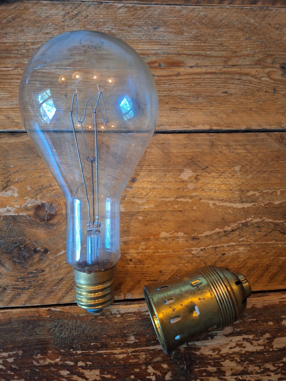 Grote Antieke Osram Gloeilamp met Messing Fitting, Ophalen