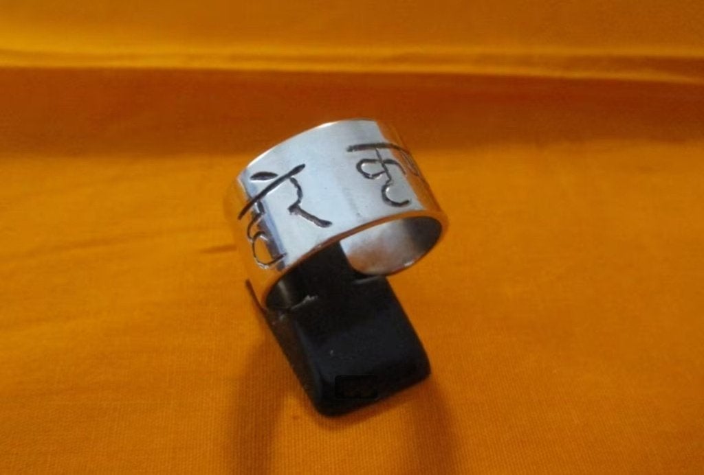 Zilveren, handgegraveerde Hare Krishna ring Ø 20,7 mm, Verzamelen, Verzenden, Nieuw, Sieraad, Hindoeïsme