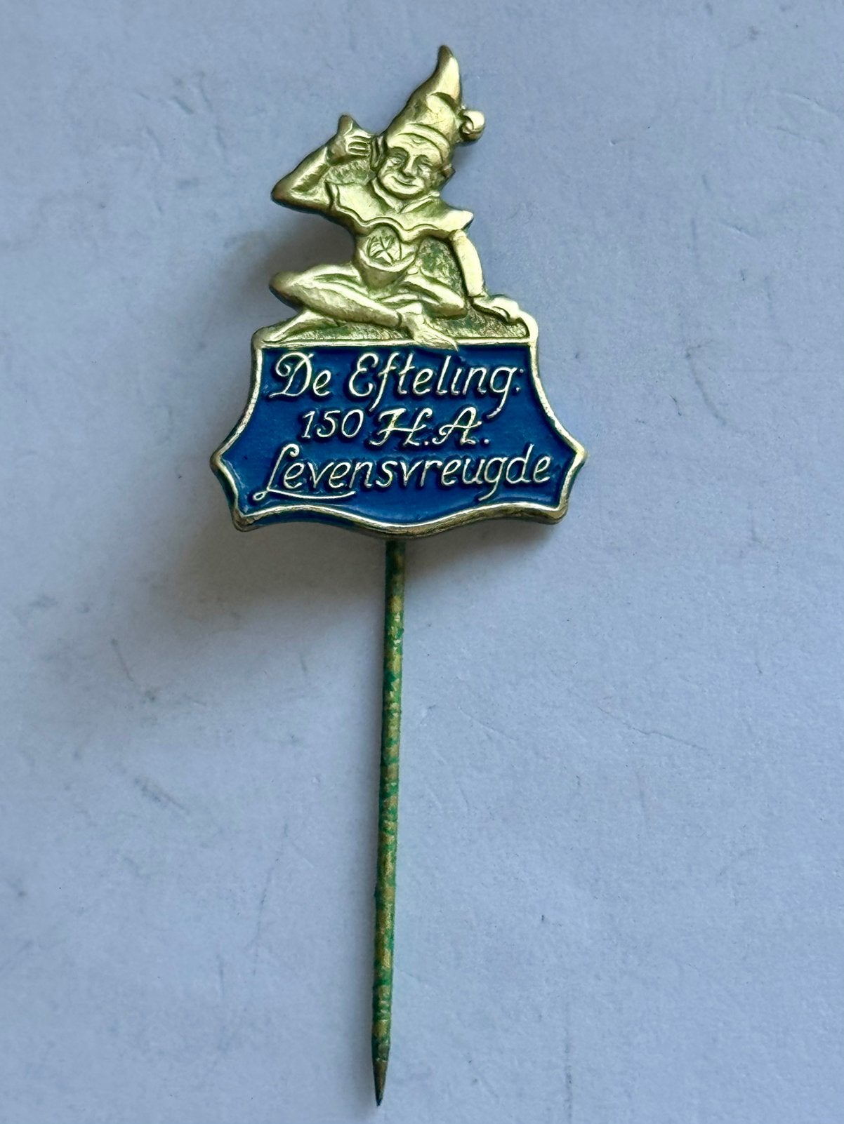 Speld De Efteling 150 H.A. Levensvreugde Blauw Kaatsheuvel, Ophalen of Verzenden, Zo goed als nieuw, Speldje of Pin