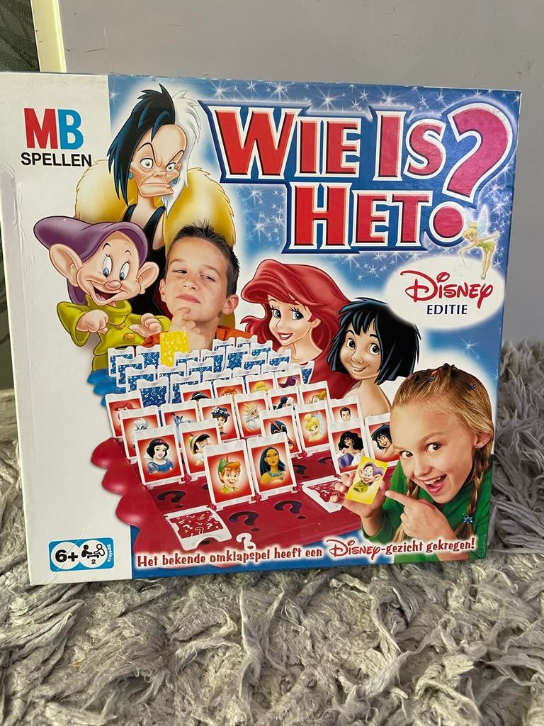 Wie is het? Disney Editie - MB Spellen, Hobby en Vrije tijd, Gezelschapsspellen | Bordspellen, Een of twee spelers, Ophalen, Zo goed als nieuw