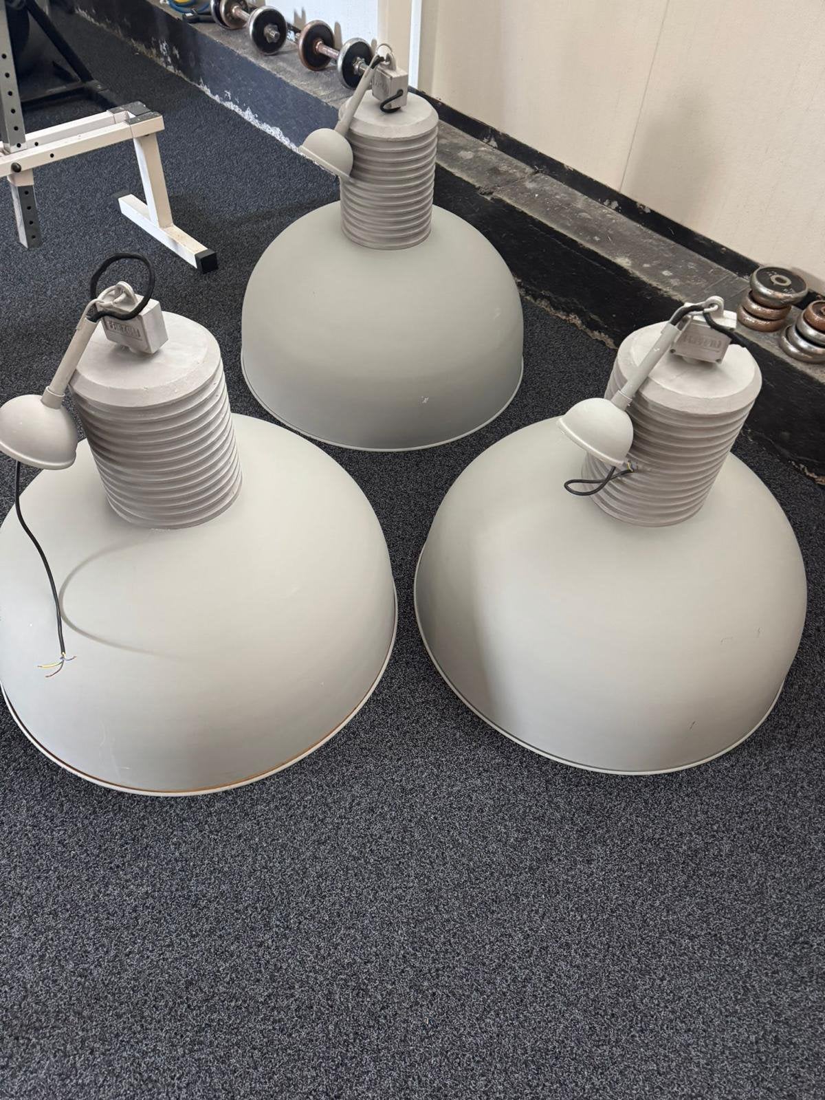 3x Stoere Industriële Hanglampen Frezoli ‘Lozz’ – Aluminium, Ophalen, Zo goed als nieuw