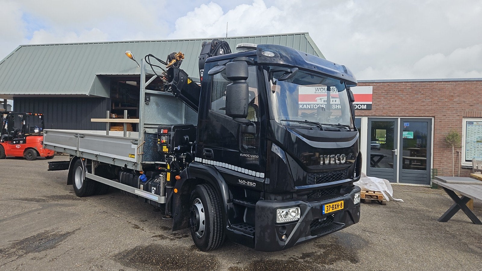 Ieco Eurocargo 2024 met autolaadkraan, Auto's, Particulier, Te koop