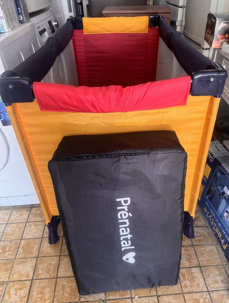 Campingbedje met Matras., Ophalen, Gebruikt, Reisbedje