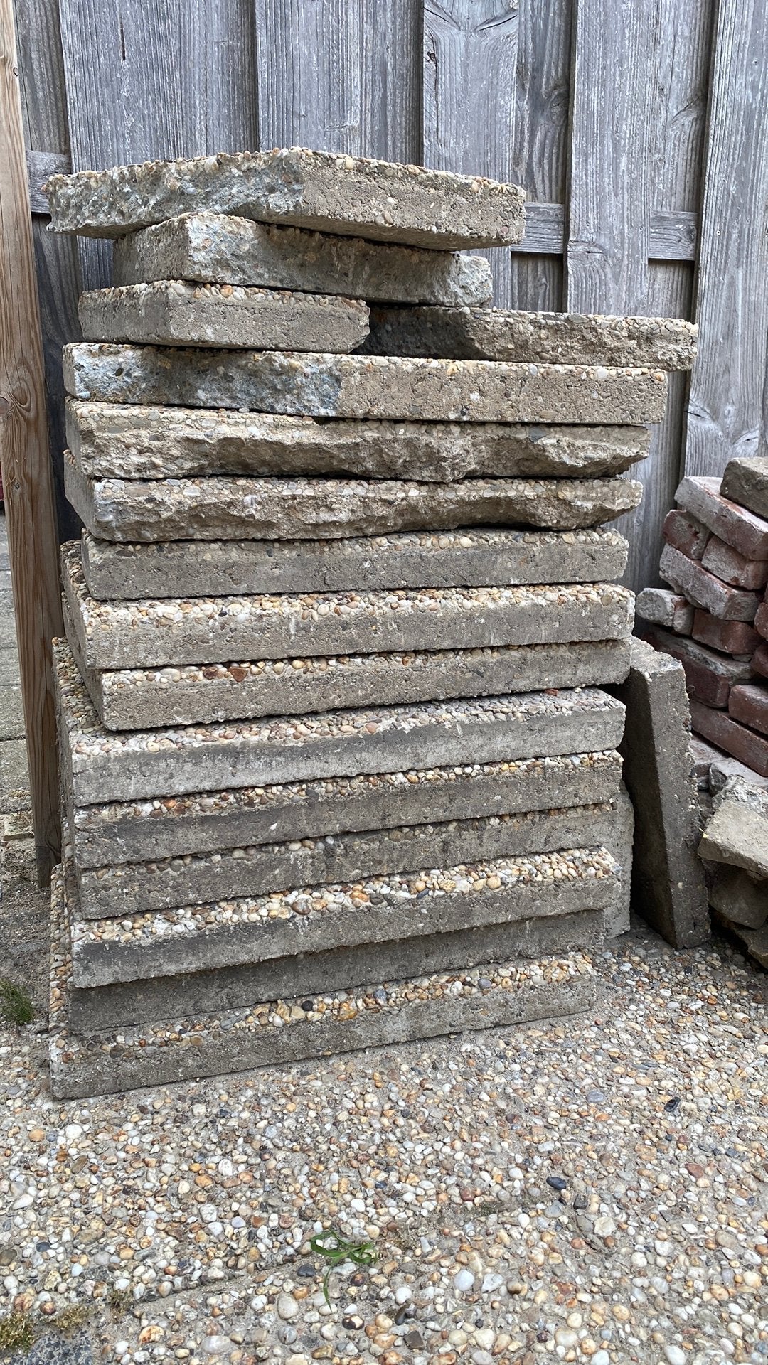 Grindtegels gratis af te halen, Ophalen, Zo goed als nieuw, Beton, Terrastegels