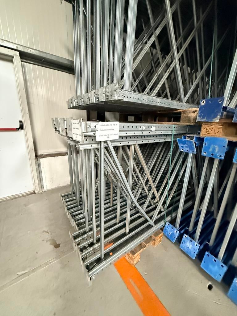 Ferretto Armes palletstelling gebruikt € 270 per sectie, Ophalen of Verzenden