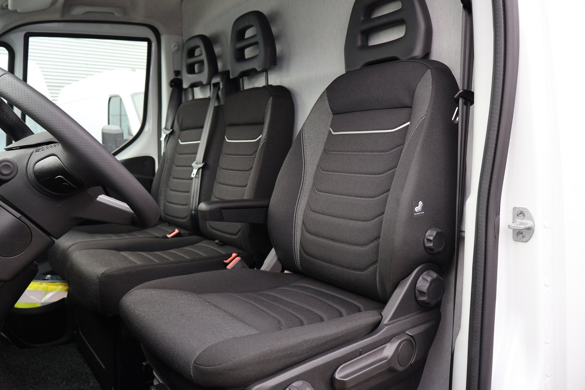 Iveco Daily 35S21 3.0 210pk Hi-Matic Automaat Navigatie Came, Automaat, Stof, Gebruikt, Euro 6