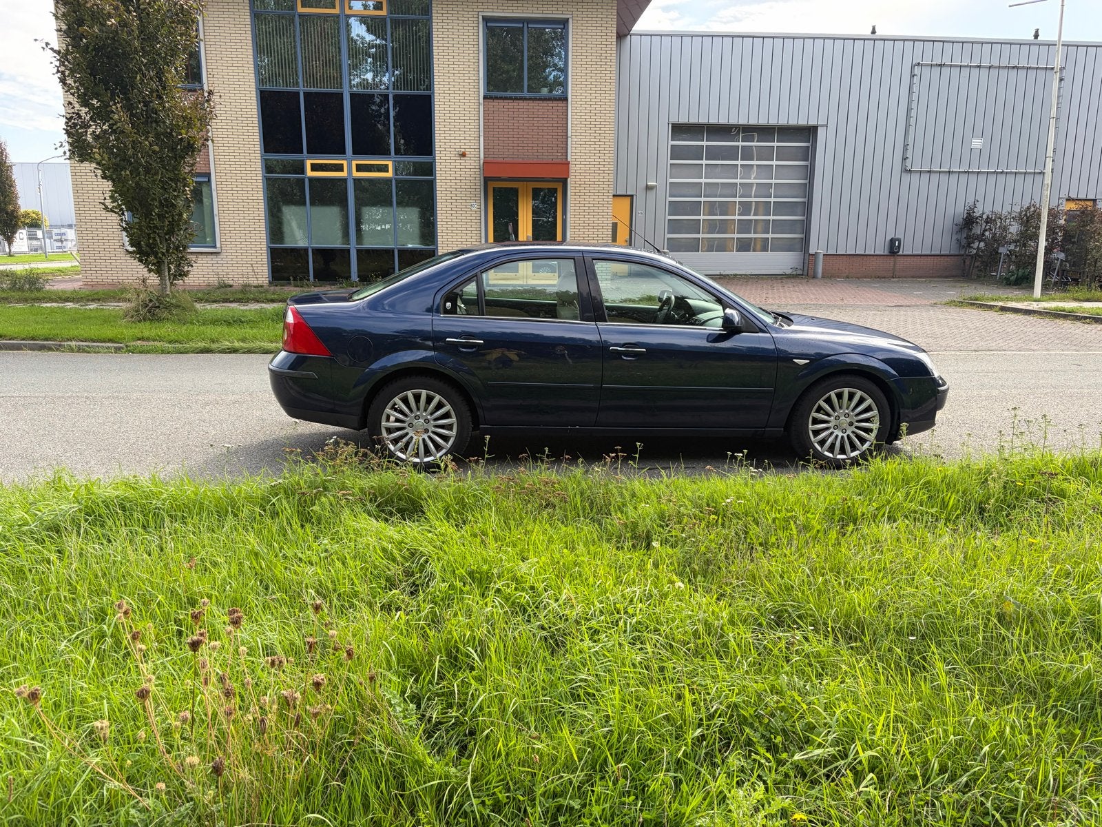 Ford Mondeo 2.0 16V 107KW Sedan AUT 2005 Blauw, Auto's, 145 pk, 1800 kg, 4 cilinders, Mondeo