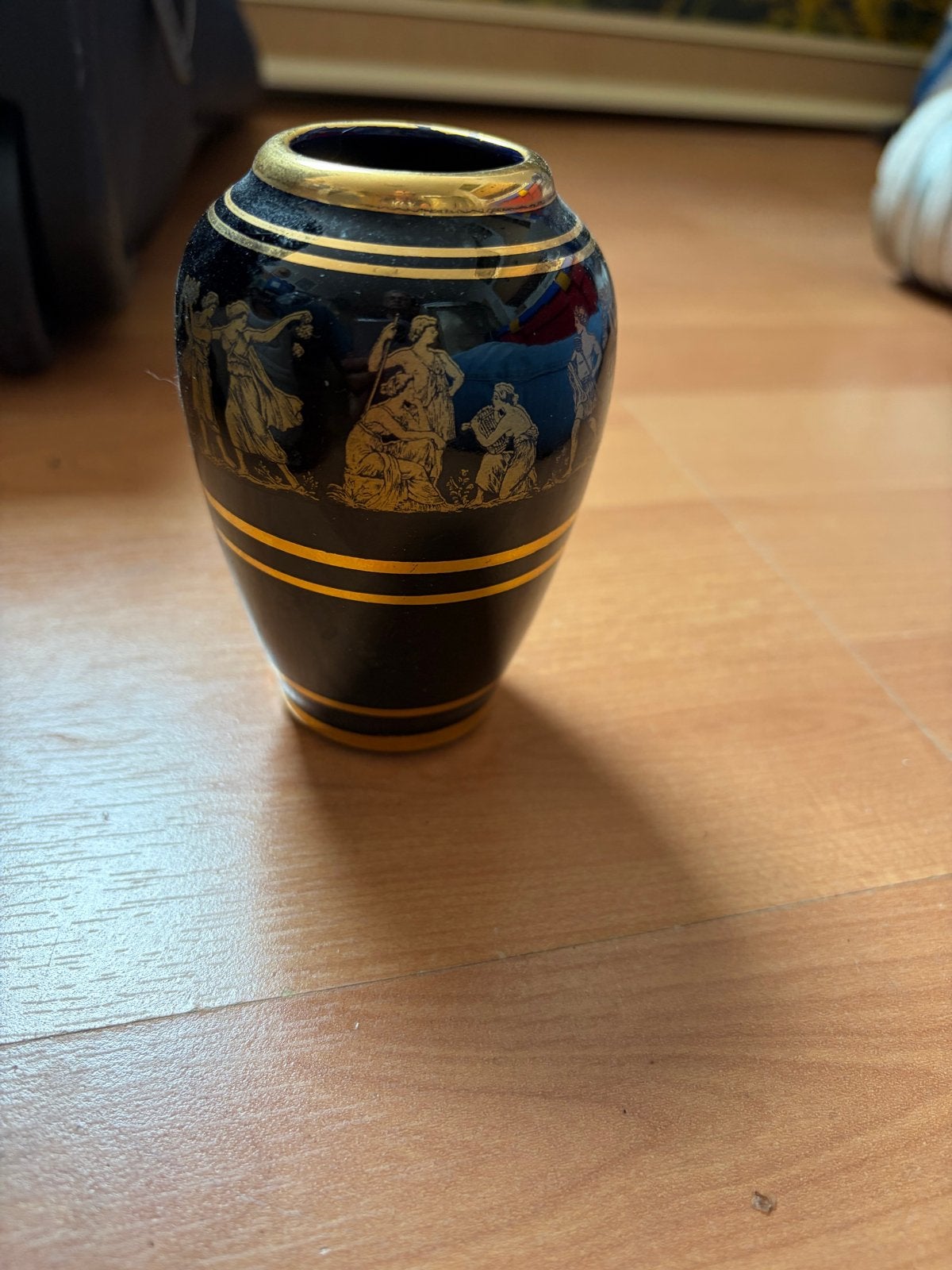 Antieke Zwarte Vaas met Gouden Griekse Scènes, Antiek en Kunst, Antiek | Vazen, Ophalen