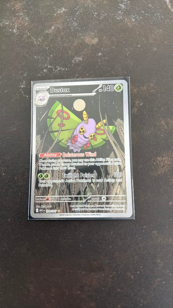 220/217 Dustox Ascended heroes, Ophalen of Verzenden, Zo goed als nieuw