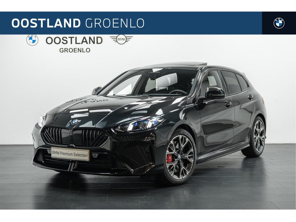 BMW 1 Serie 120 M Sport Automaat / Panoramadak / Sportstoele, Auto's, BMW, Gebruikt, Met garantie (alle), Zwart, Bedrijf