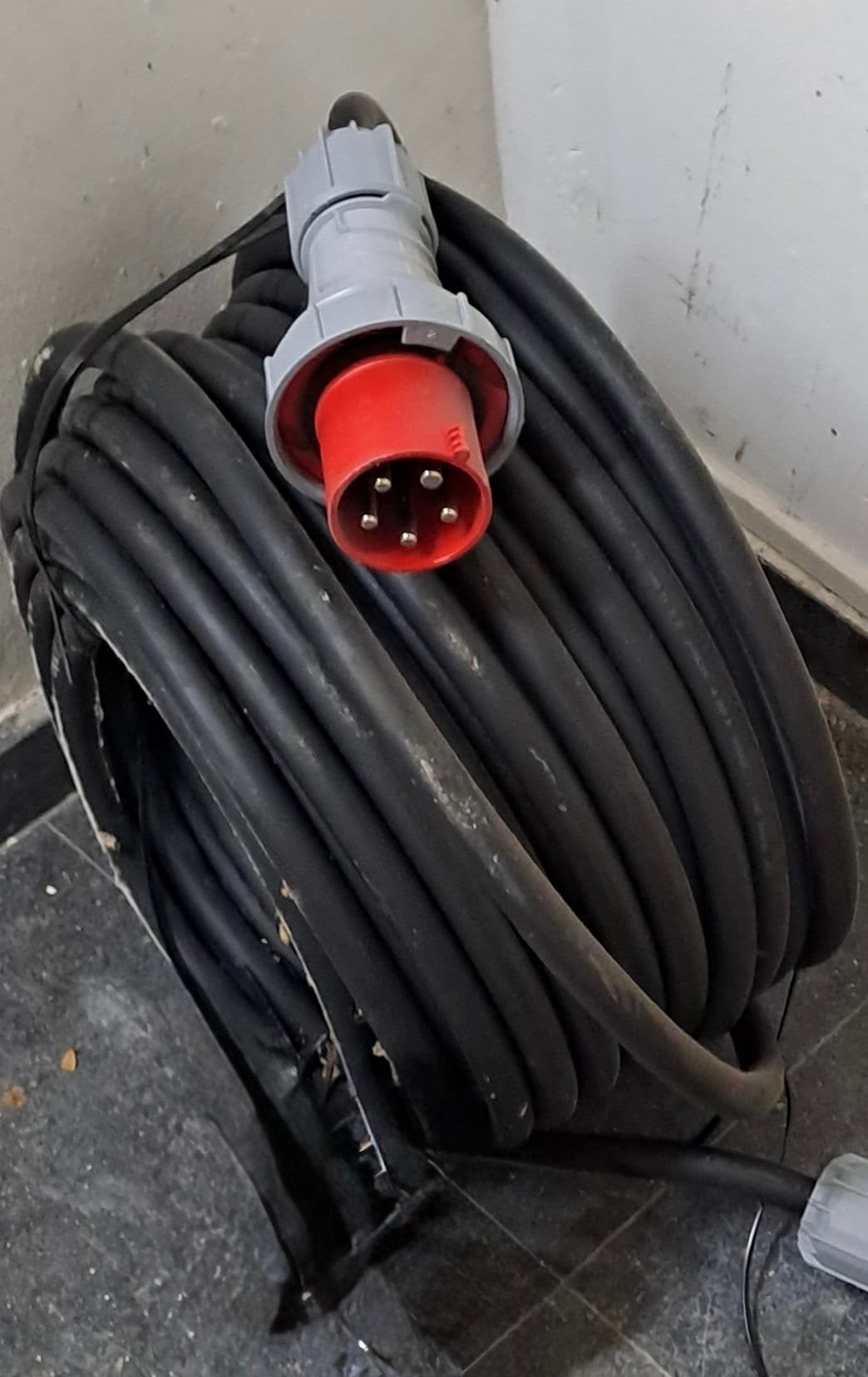 Keraf CEE verlengkabel 50m 63A 5-polig, Doe-het-zelf en Verbouw, Ophalen, Gebruikt, Overige merken, Kabel of Snoer
