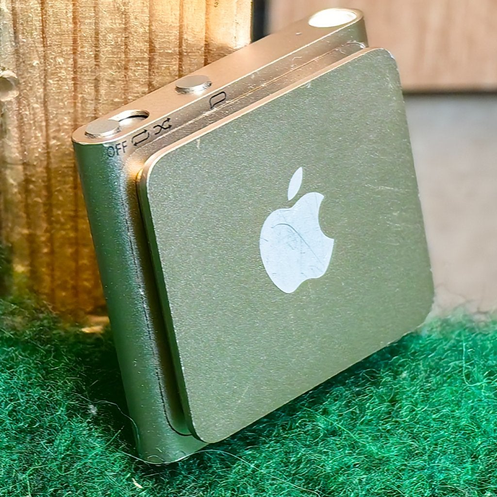 Apple iPod Shuffle 4GB MP3 Speler - In Nette Staat, Apple, Zo goed als nieuw, Support@apple.com, One Apple Park Way
Cupertino, CA 95014
United States