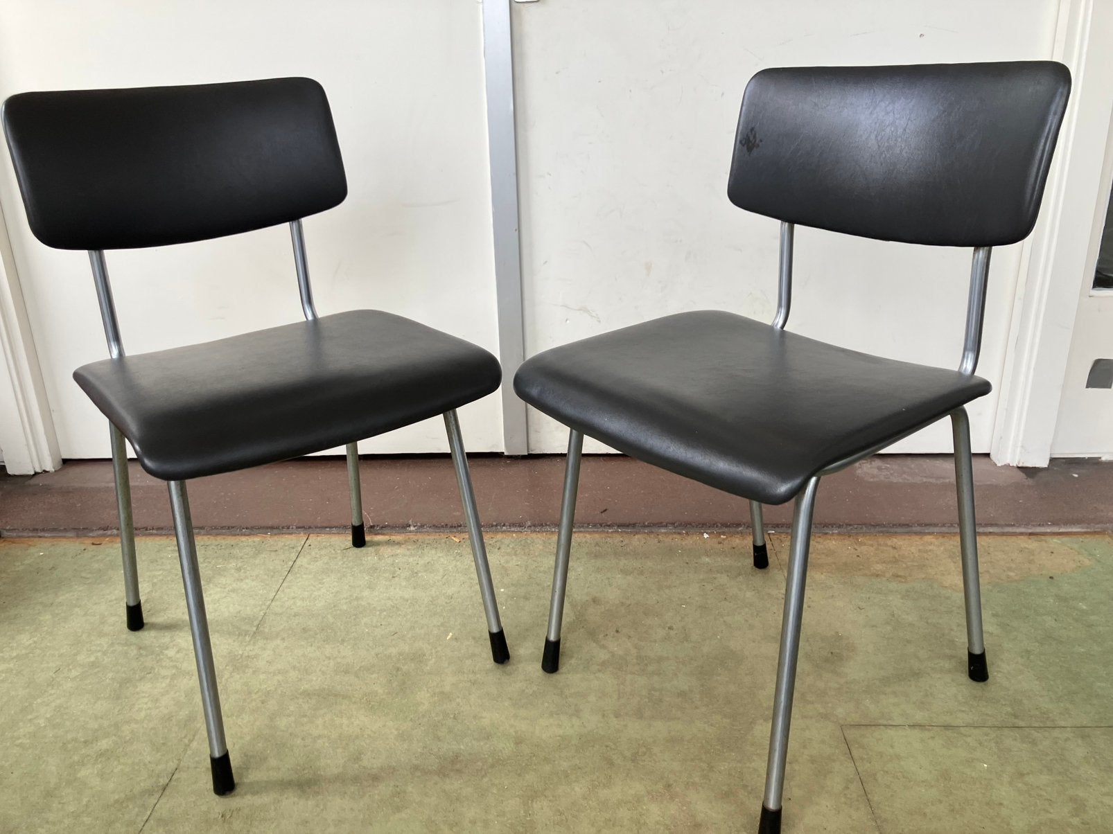 2 vintage Gispen design stoelen. Model 1231, Ophalen of Verzenden, Zo goed als nieuw, Twee