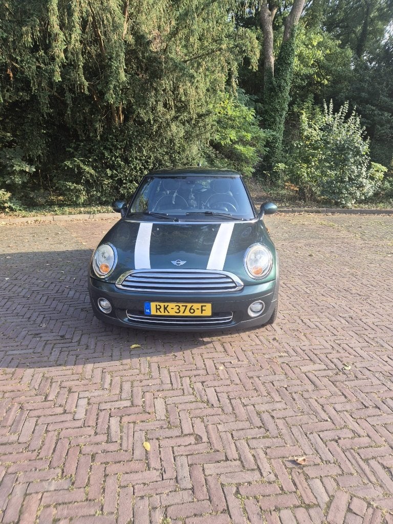 Mooie groene MINI Cooper automaat | 2009 | 143.687 km, Auto's, Euro 5, 4 cilinders, Leder, 1180 kg