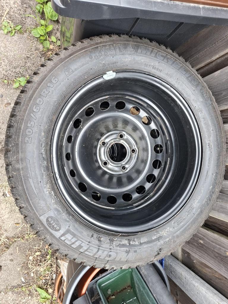 Michelin Winterbanden 205/60 R16 incl. velg, Ophalen, 16 inch, Banden en Velgen, Nieuw
