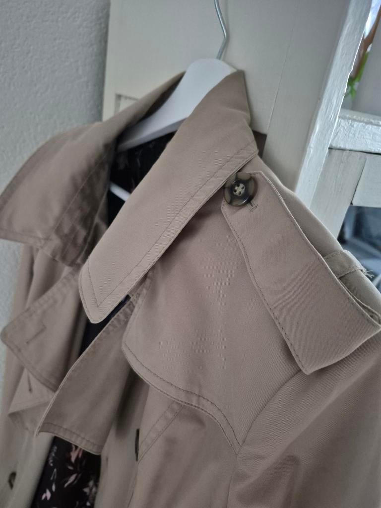 Giacomo trenchcoat XL (valt als L), Beige, Maat 42/44 (L), Ophalen of Verzenden, Gedragen