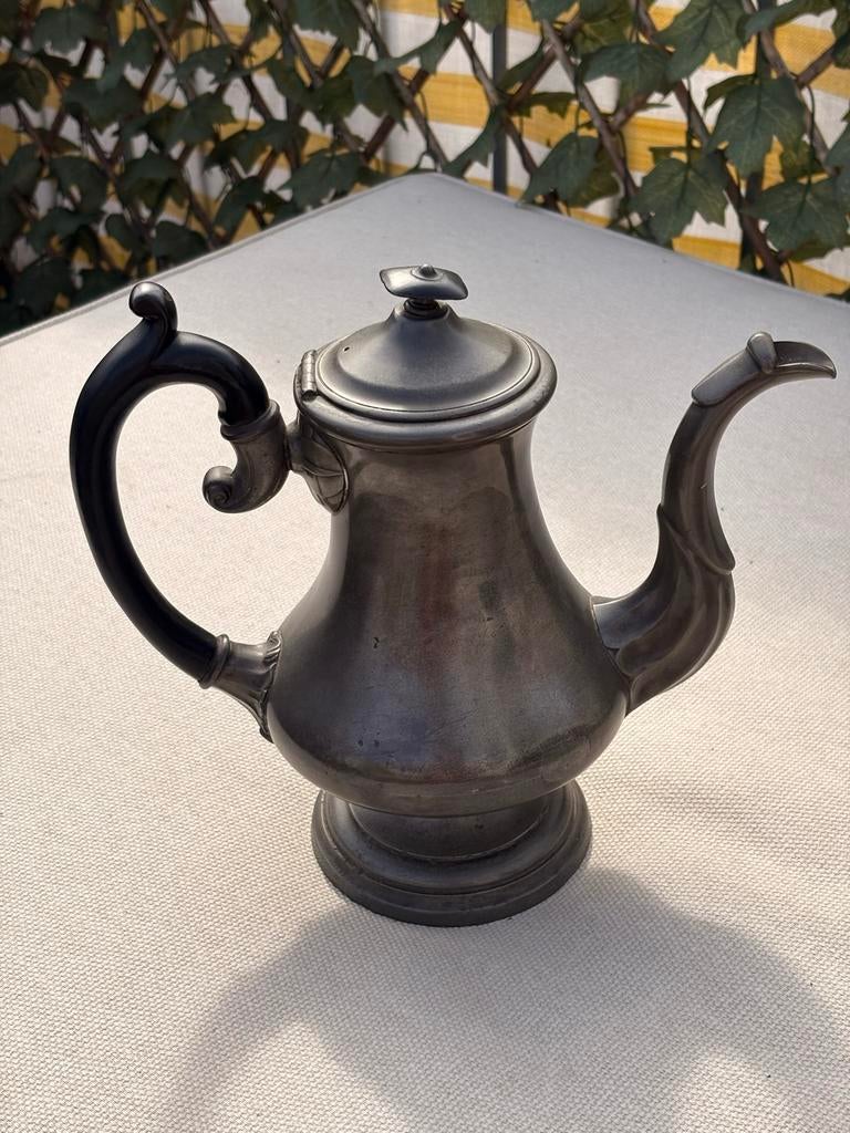 Antieke tinnen theepot met elegant design, Antiek en Kunst, Antiek | Tin, Ophalen of Verzenden
