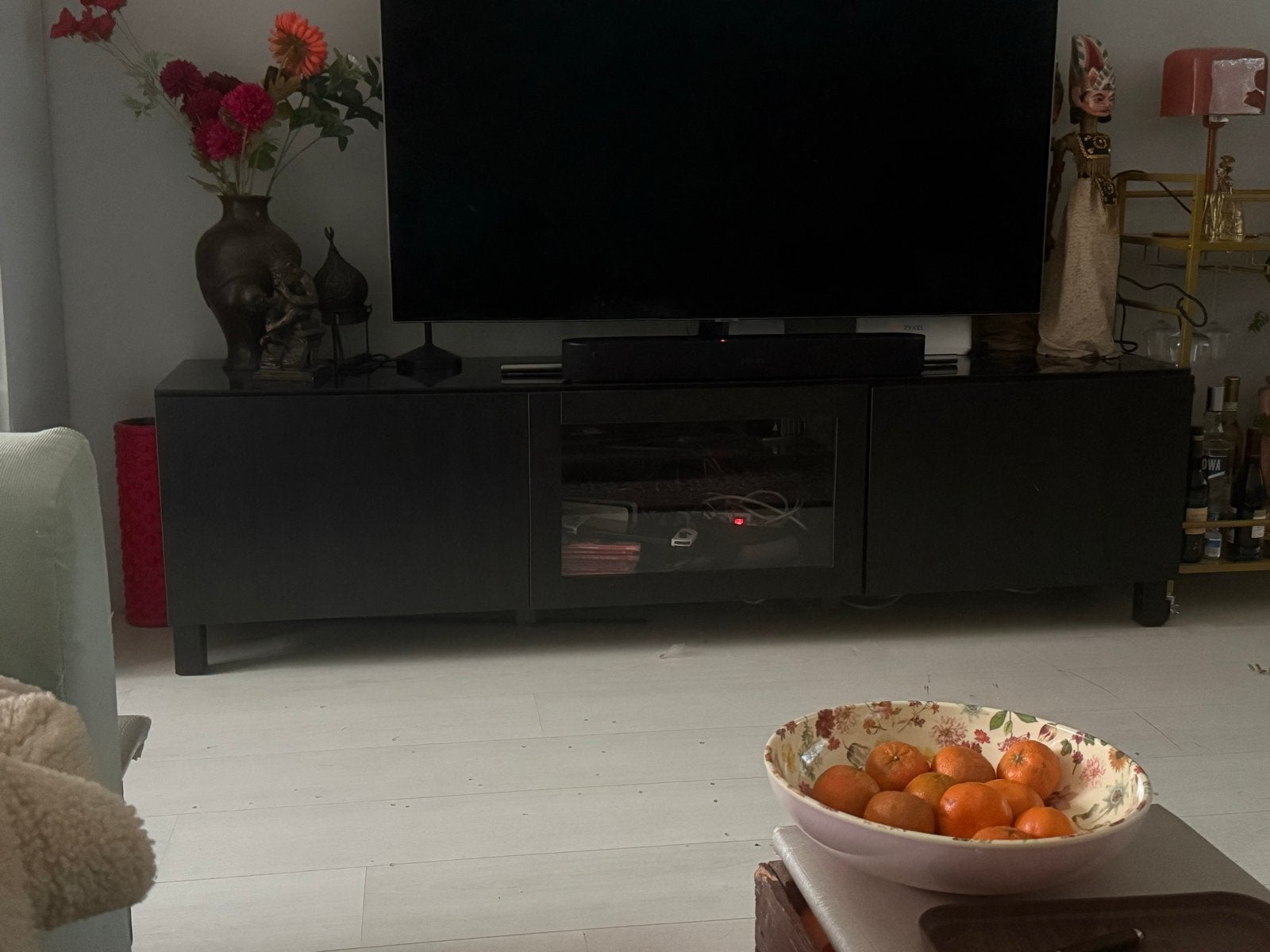 TV-meubel met 2 lades en glazen afdekplaat, Ophalen, Gebruikt, 150 tot 200 cm, Glas
