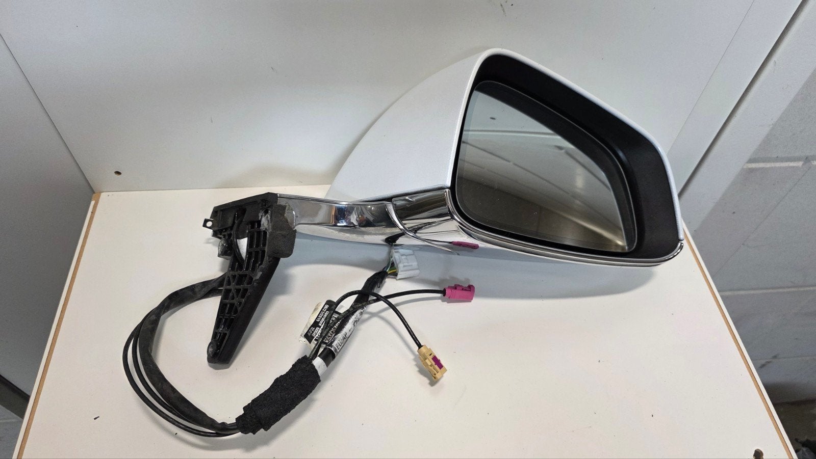 Tesla model X spiegel R, Ophalen