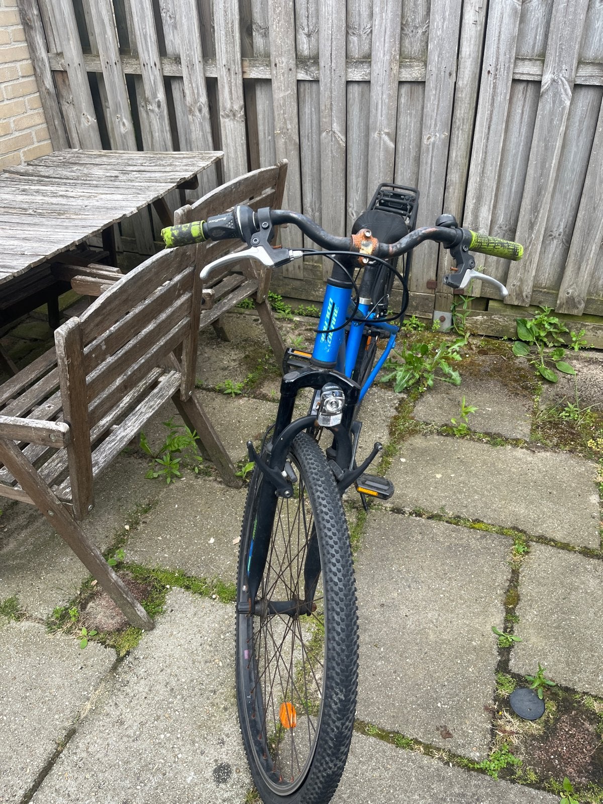 Fiets met kapot voorwiel en linkerrem, Ophalen, Gebruikt, Wiel