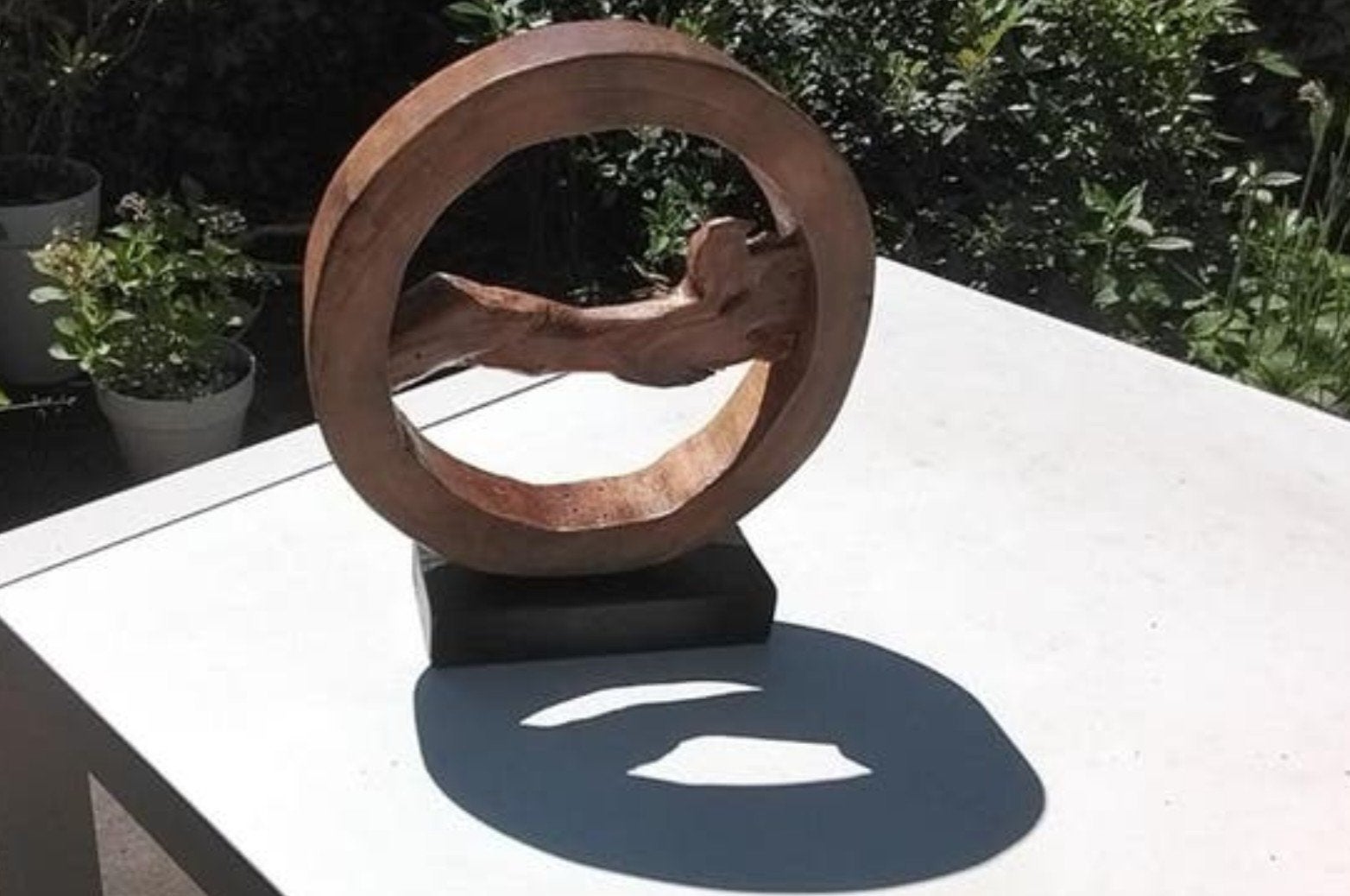 Houten Sculptuur op Sokkel - Abstract Design, Ophalen, Zo goed als nieuw, Hout, Abstract beeld