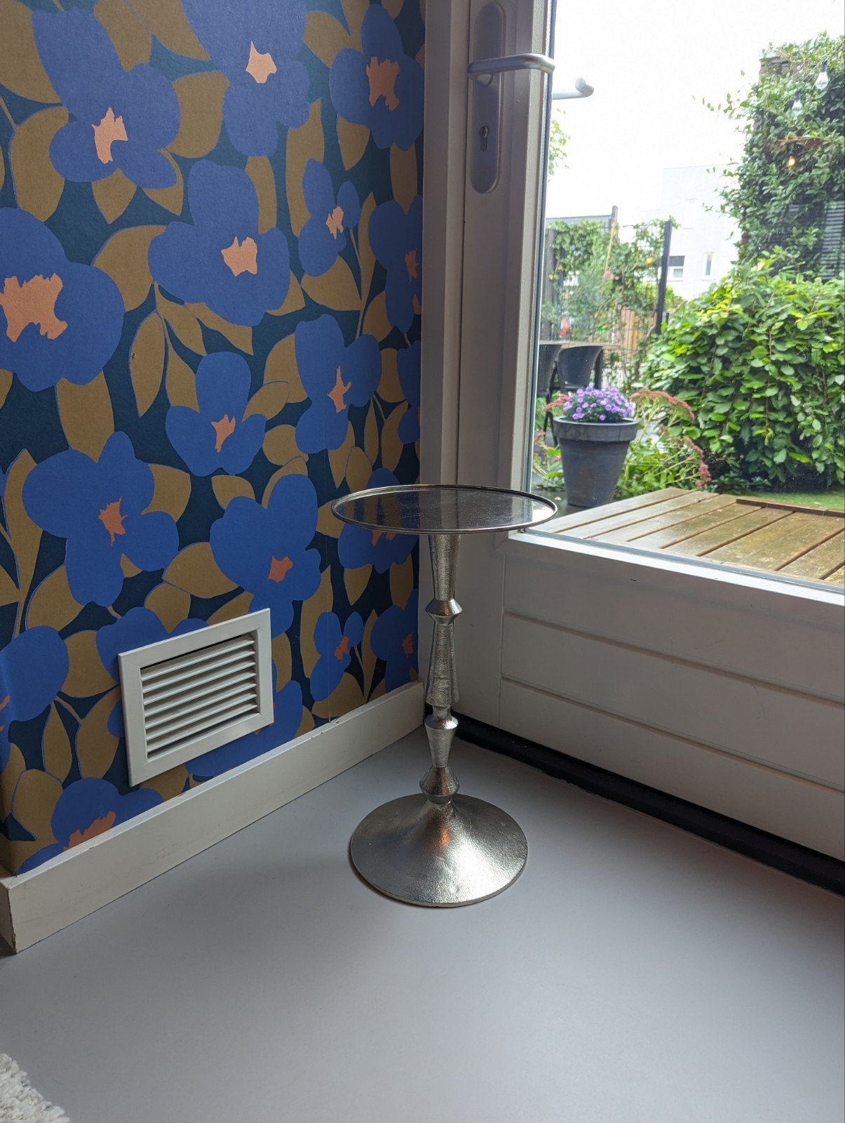 Zilverkleurig bijzettafeltje - Nikkel look, Minder dan 55 cm, Metaal of Aluminium, Rond, Zo goed als nieuw