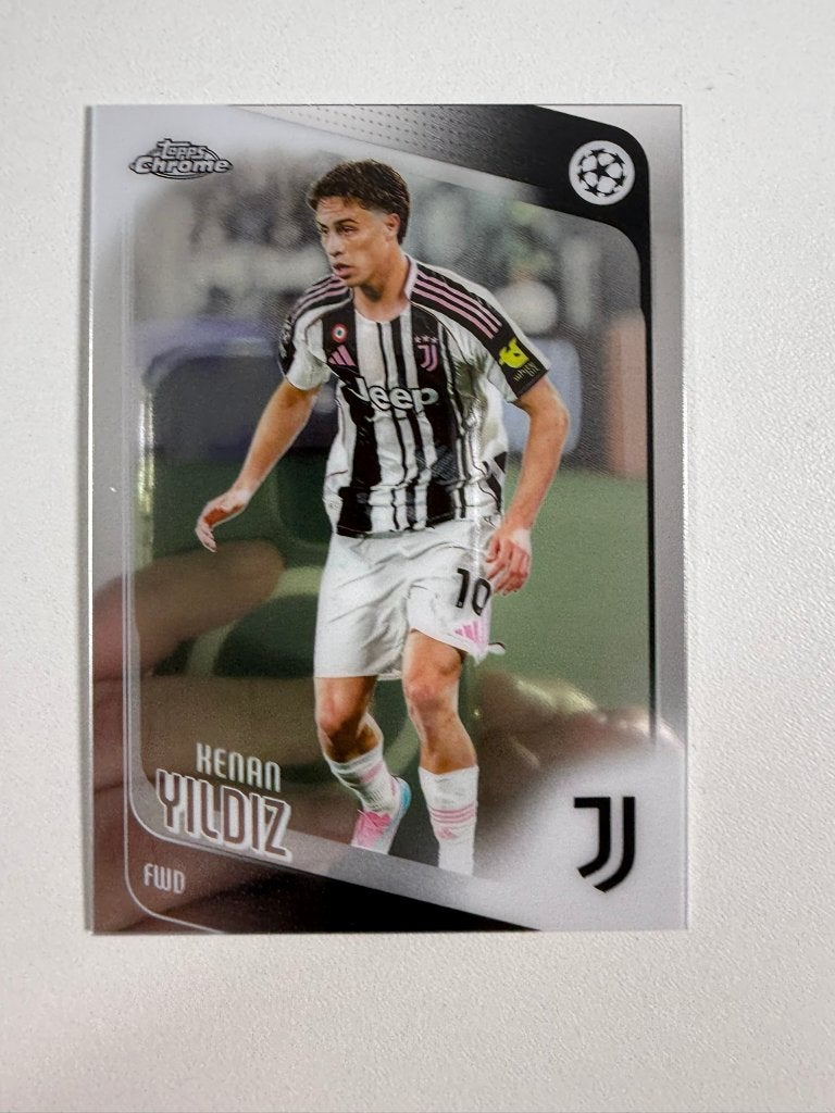 147 Kenan Yildiz Topps Chrome 2025-26, Ophalen of Verzenden, Nieuw, Buitenlandse clubs, Poster, Plaatje of Sticker
