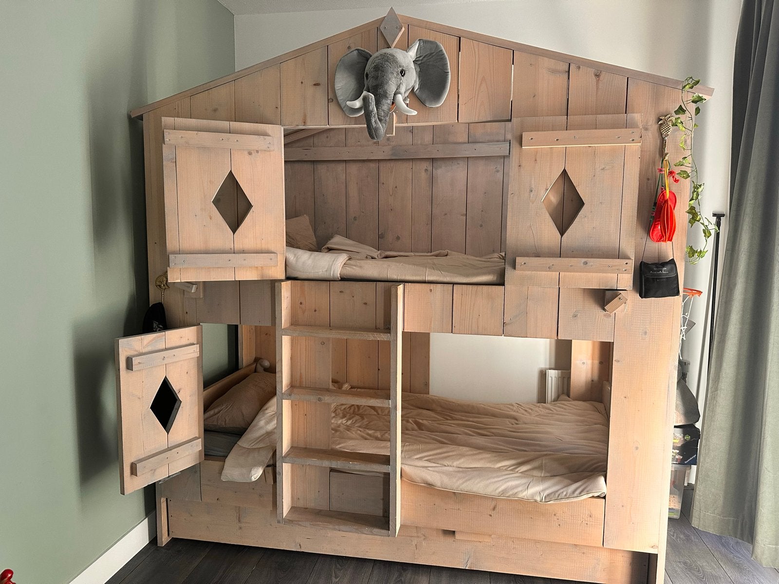 Bed als Boombut met uitschuifbaar derde bed en matrassen, Ophalen, 85 tot 100 cm, Gebruikt, Hoogslaper of Stapelbed