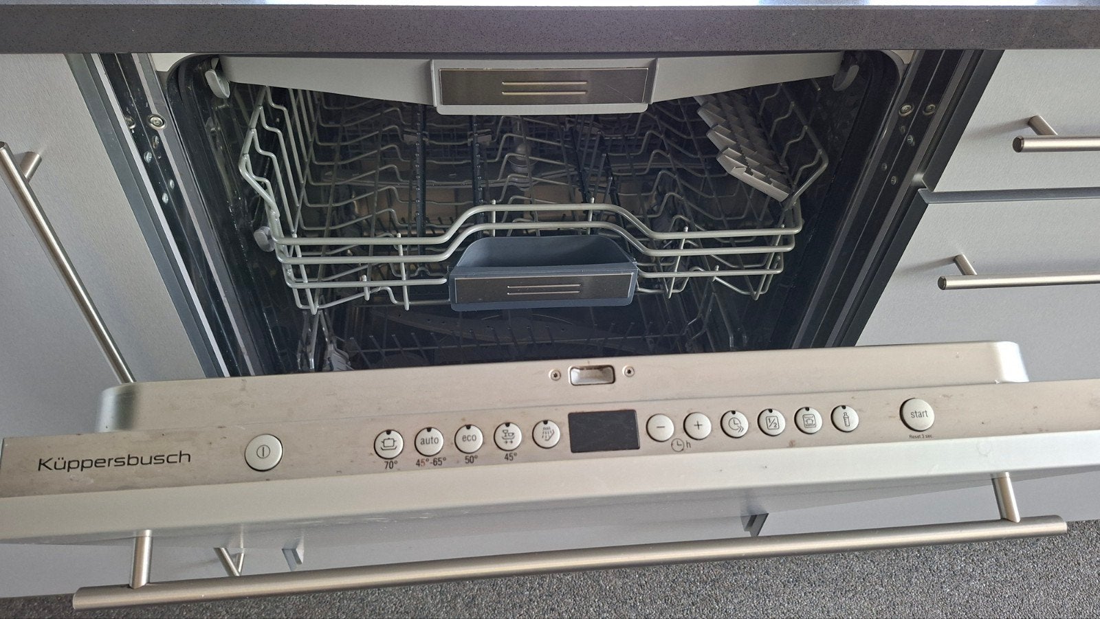 Foto 9 van Moderne keuken met hoogwaardige inbouwapparatuur