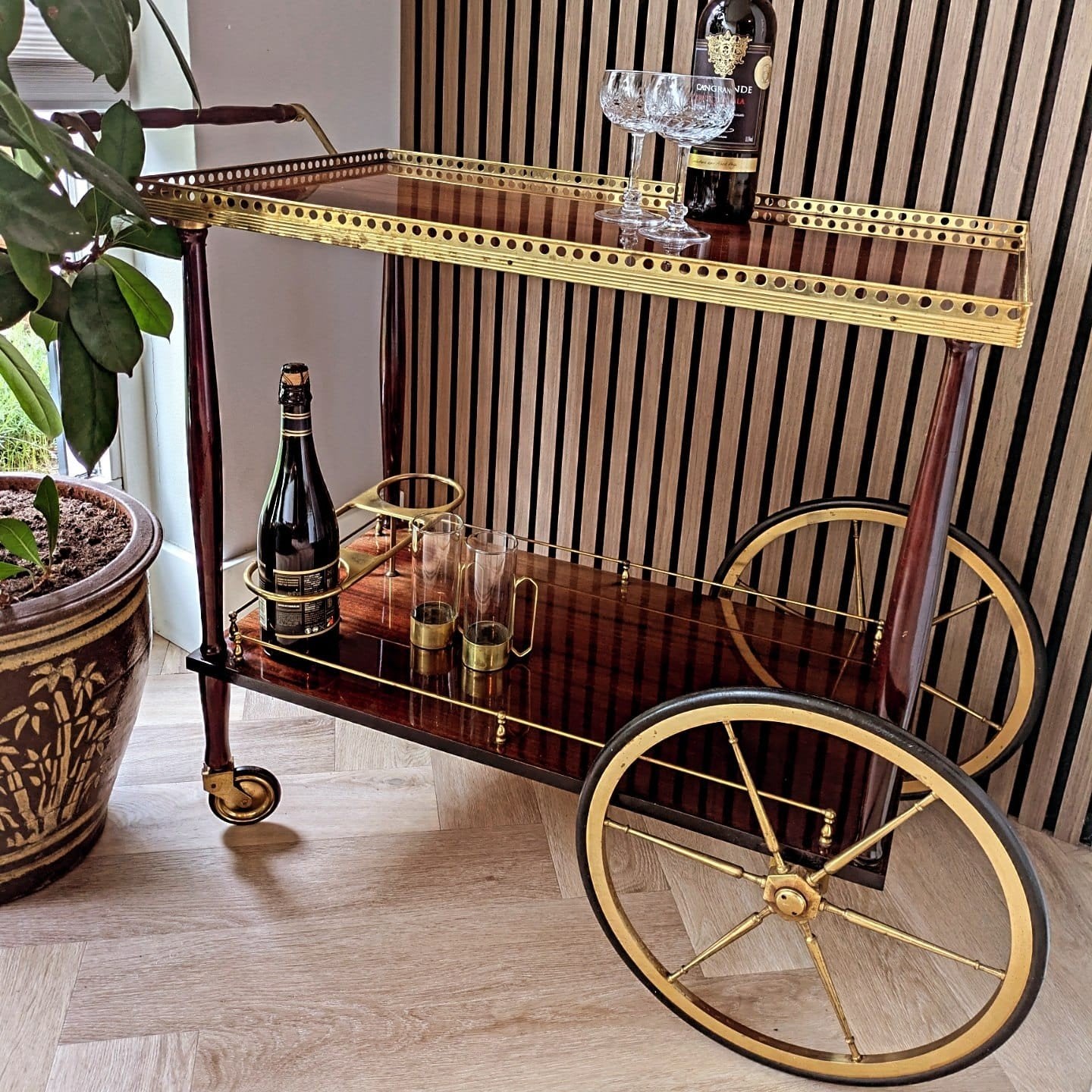 Vintage Hollywood Regency Bar Cart – Mahonie Fineer/Messing, Ophalen of Verzenden