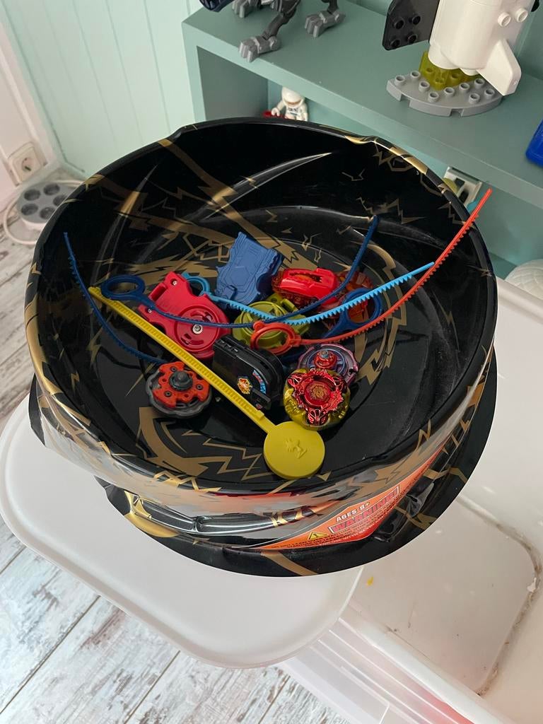 Beyblade set inclusief arena - Nette staat, Ophalen of Verzenden, Gebruikt, Jongen of Meisje
