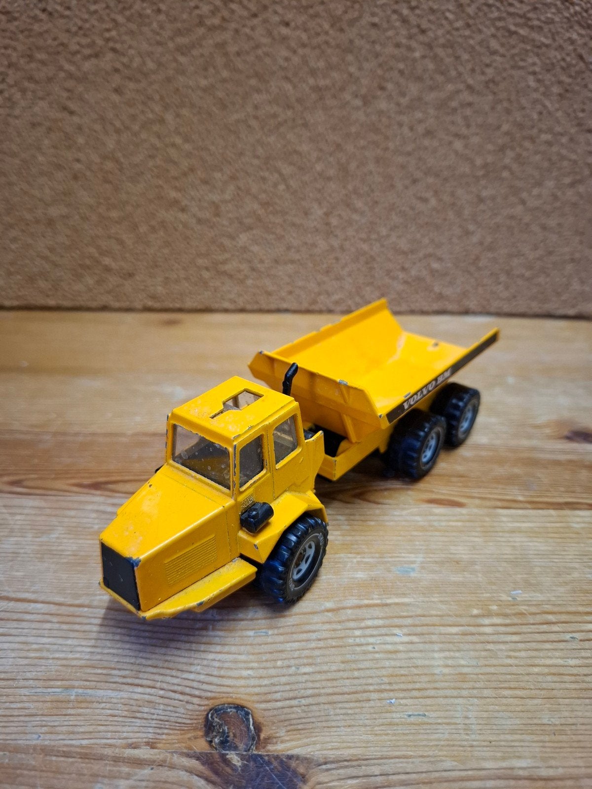 Siku Volvo dumper, Ophalen of Verzenden, Gebruikt, Bus of Vrachtwagen, SIKU